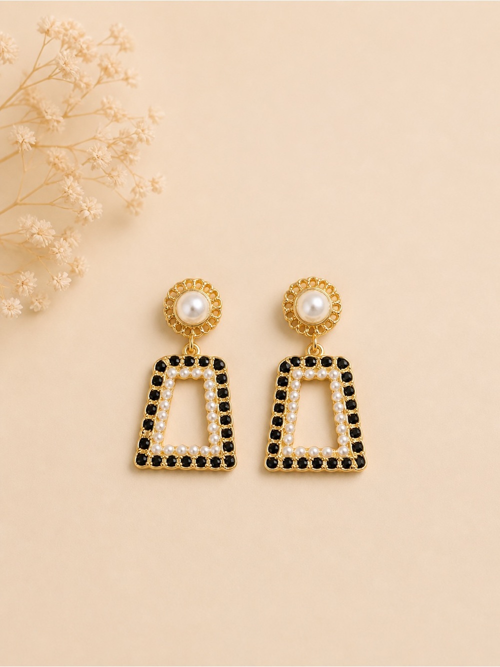 Gold Elegant Earrings
